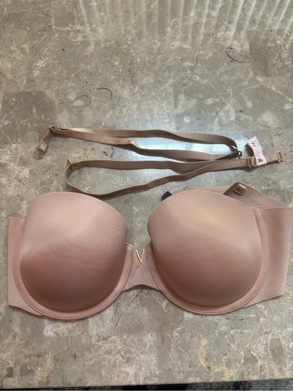 Victoria’s Secret nude strapless bra (with strap) 34C